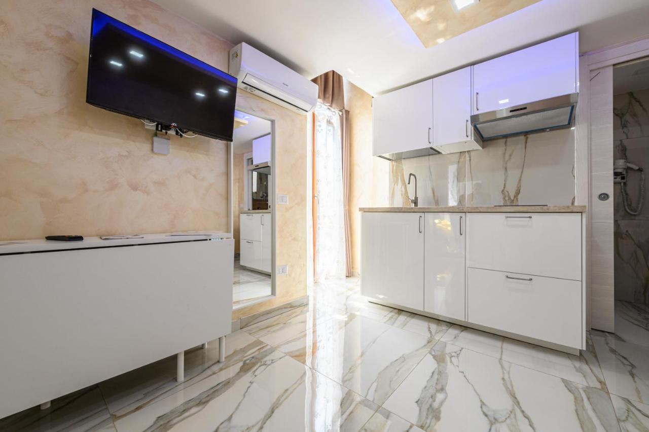 La Magnifica Napoli Apartments Gold House 외부 사진